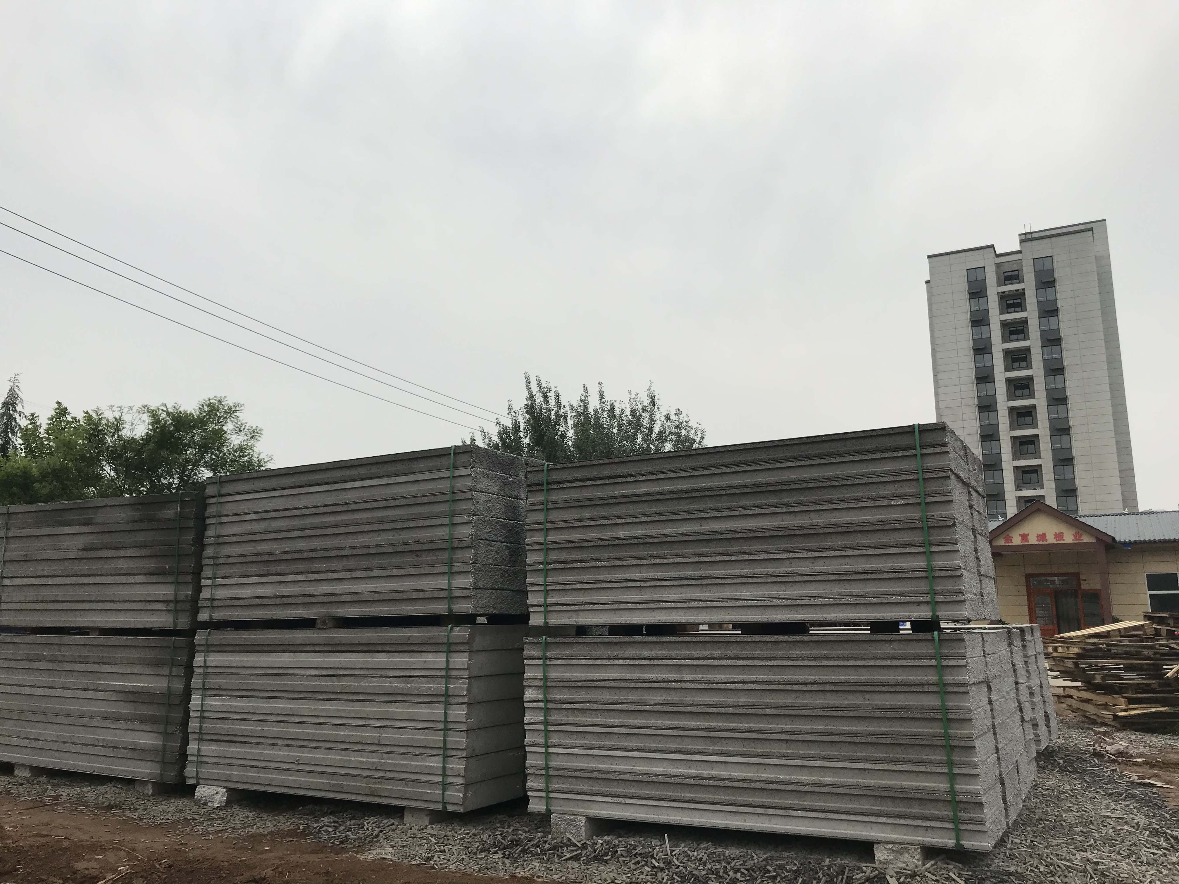 为什么在硅酸钙板表面刮腻子会出现开裂现象？